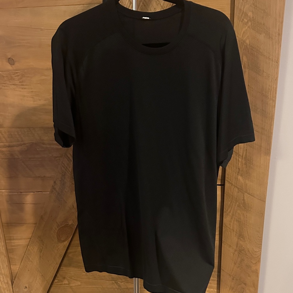 lululemon athletica Classic Black Tee